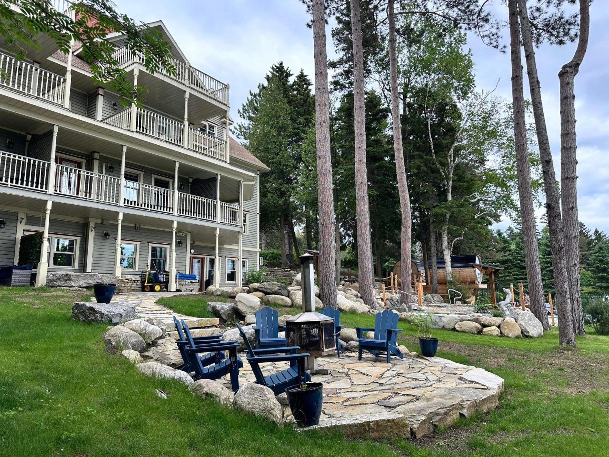 Estello Suites & Spa Lac-Mégantic Exterior foto